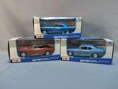 Maisto Special Edition Diecast Car Set: '66 Chevelle, '68 Camaro, '70 Nova