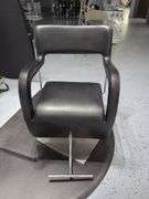 Salon Styling Chair with Floor Mat