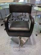 Salon Styling Chair - Black Vinyl