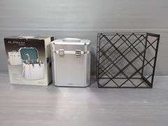 Picnic Time Platinum Wine Carrier And Metal Wine Rack