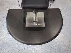 Salon Styling Chair with Floor Mat