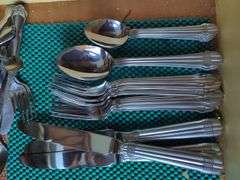 Silverware Sets Including Queen Sense Korean Style Flatware And Various Styles Knives, Forks And Spoons
