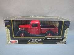 Motor Max American Classics 1:24 Scale Diecast Ford Truck and Woody Wagon Set
