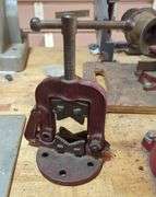Metal Pipe/Rod Vise with Mounting Base