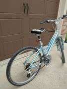 Giant Sedona Ladies' Hybrid Bike, 14" Frame