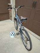 Diamondback Wildwood Hybrid Bike with Helmet
