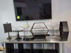 Display Shelfing And Decorative Stands