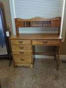 Maple Desk with Hutch