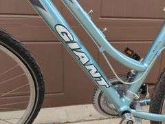Giant Sedona Ladies' Hybrid Bike, 14" Frame