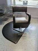 Salon Styling Chair with Floor Mat