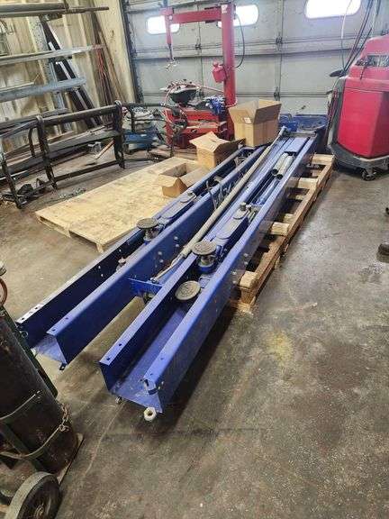 Challenger Car And Auto Lift AB-1431, 10,000 lb Cap, Complete, Disassembled image
