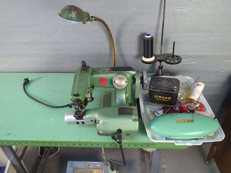 United States Machine Corp. Singer Blind Stitch Industrial Sewing Machine