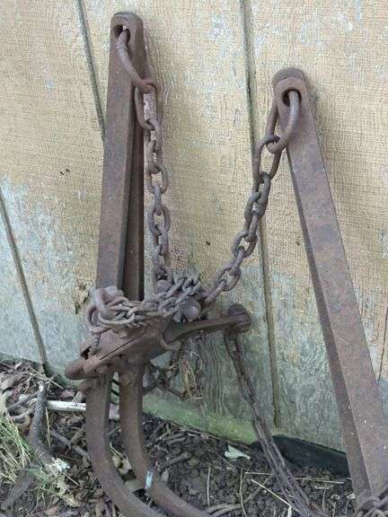 Metal Hay Grapples with Chains, Qty 2