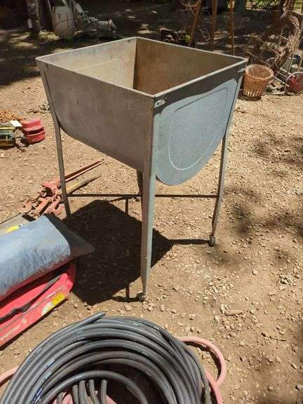 Galvanized Metal Wash Tub with Stand
