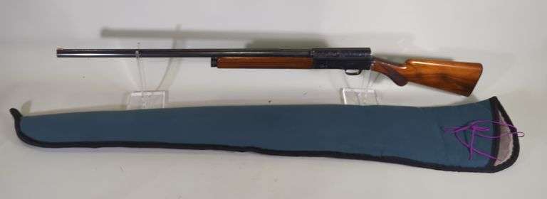 Browning Sweet Sixteen 16 ga Shotgun SN# 3S 3420, 27.5" Bbl, Fiber Optic Front Sight, In Soft Case image