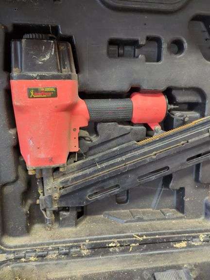 Campbell Hausfeld IronForce Pneumatic Nail Guns in Case