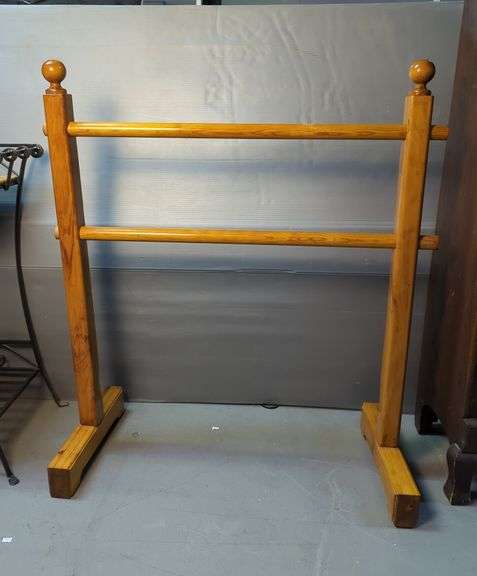 Hand Crafted Wood Quilt Rack