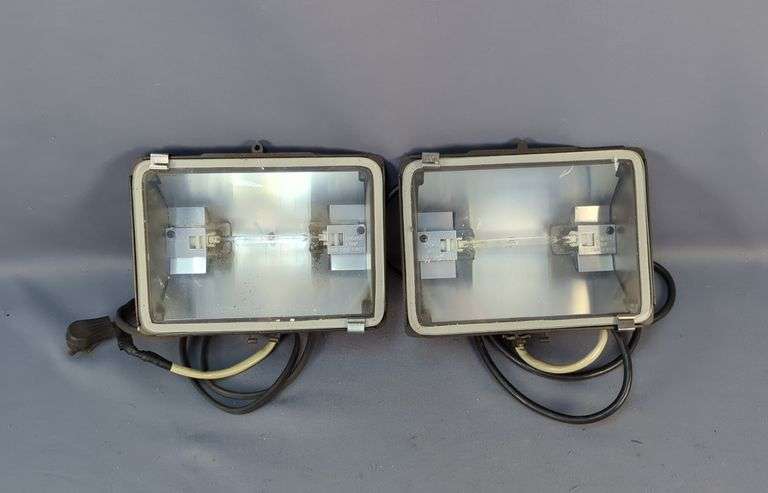Incandescent Fixtures - Suitable for Wet Locations