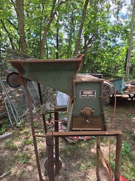 WW Grinder Corp Chipper/Shredder With Baldor Motor