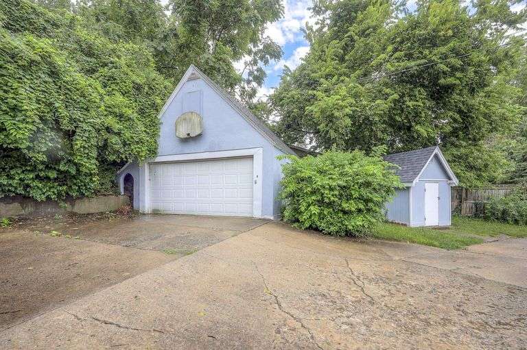 4415 Sunrise Drive; Kansas City, MO 64123