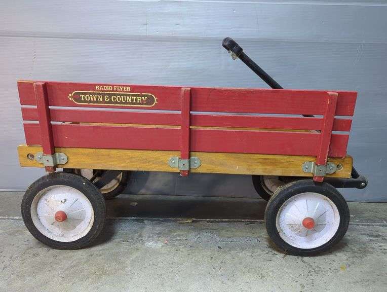 Radio Flyer Town & Country Wagon