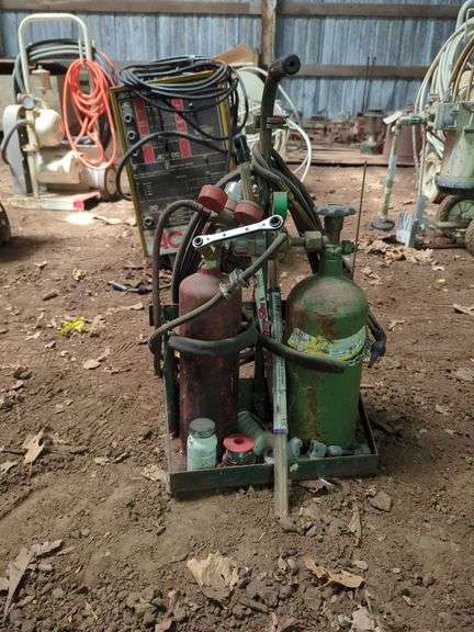 Portable Welding Cart with Tanks and Torch