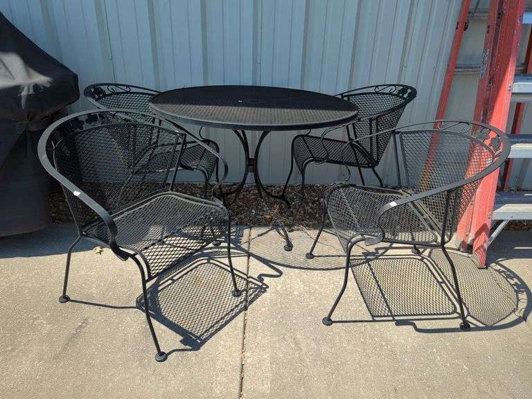 Wrought Iron Outdoor Patio Table and Chairs Set