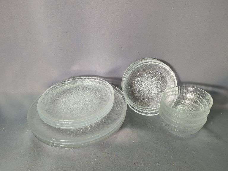 Iittala Finland "Ultima Thule" Textured Glass Place Setting Including Dinner Plates, Salad Plates, Dessert Plates And Bowls, Total Qty 16