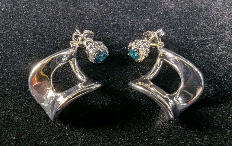 Matching 10K White Gold Diamond Earring & Pendant Set