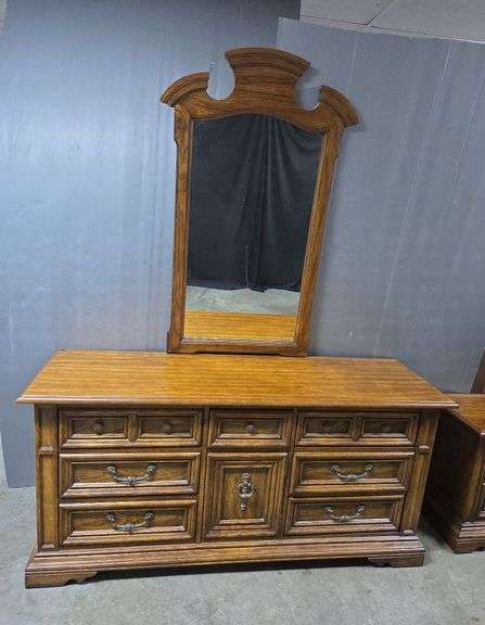 Stanley Furniture Dresser With Mirror