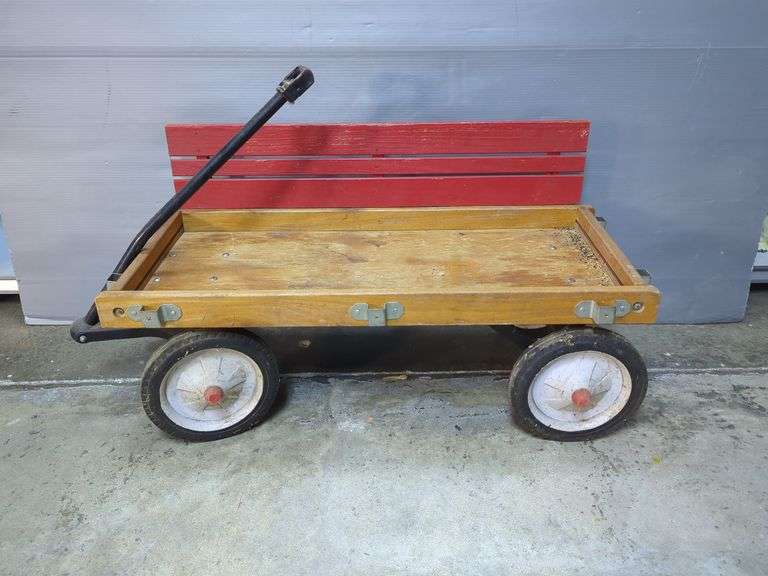 Radio Flyer Town & Country Wagon