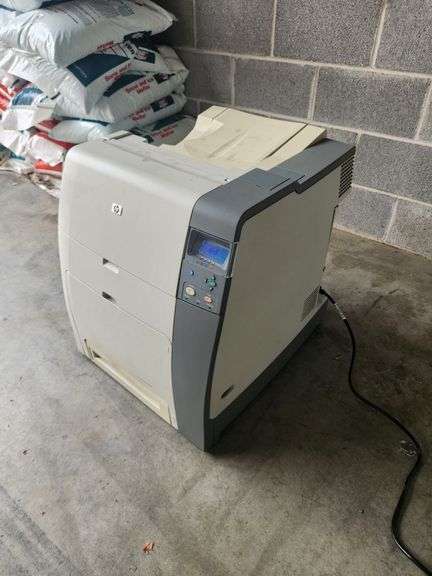 Hewlett Packard HP Color Laserjet 4700n, Powers On