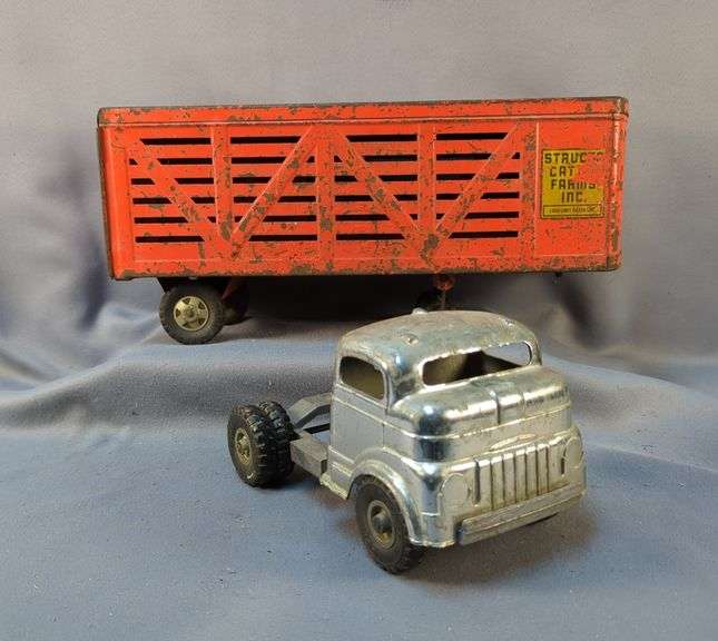 Structo Cattle Farms Inc. Pressed Metal Truck with Cattle Trailer