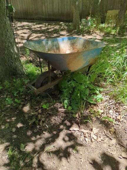 Heavy Duty Wheelbarrow - Yard Tool