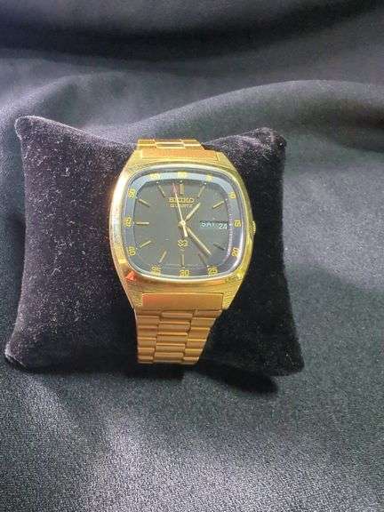 Seiko Quartz Gold Tone Wristwatch
