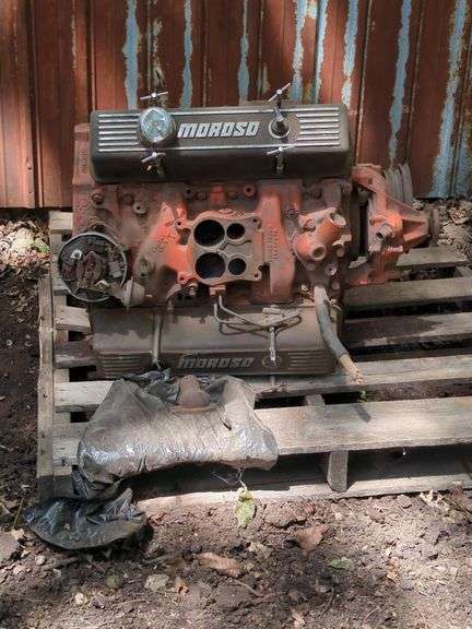 Chevrolet GM 350 Small Block Engine with Moroso Valve Covers