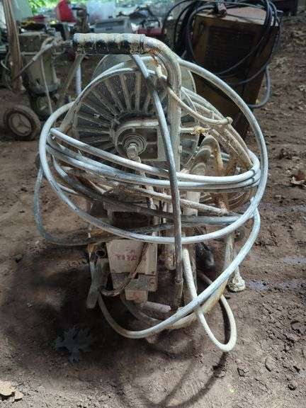 Titan Hydraulic Paint Sprayer System