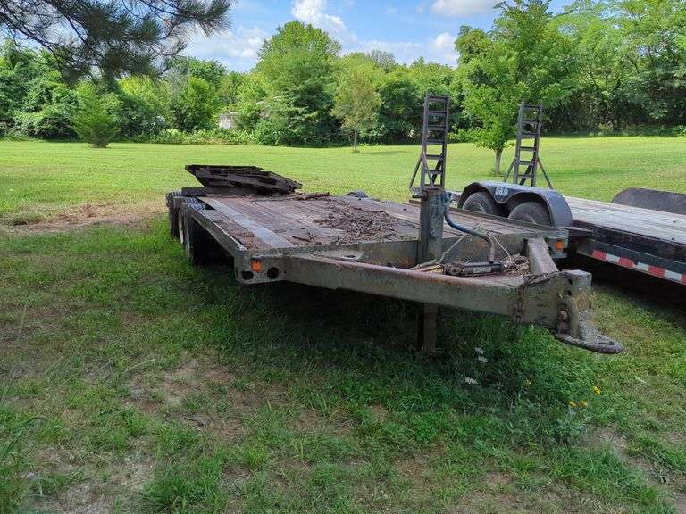 Tri-Axle Flatbed Trailer with Loading Ramps, No Title, THURSDAY Pick Up