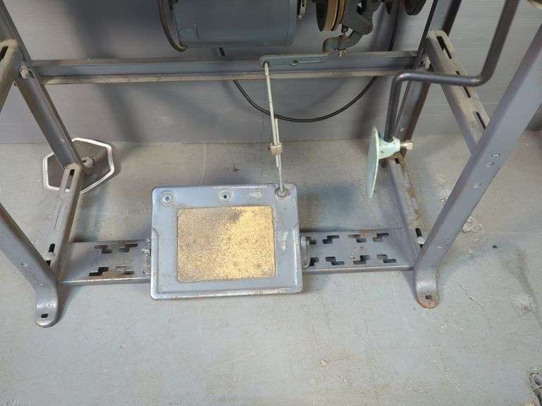 United States Machine Corp. Singer Blind Stitch Industrial Sewing Machine