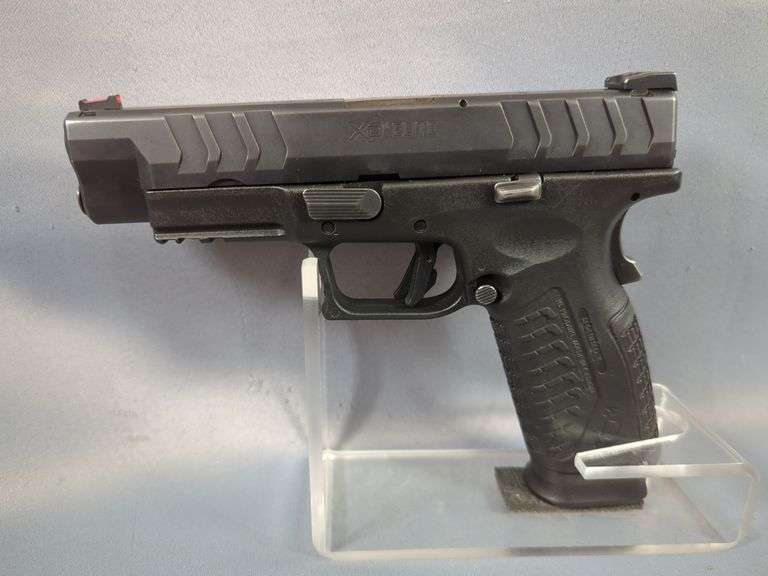 Springfiled Armory XDM Elite 9x19 Pistol SN# BA693432, Fiber Optic Front Sight image