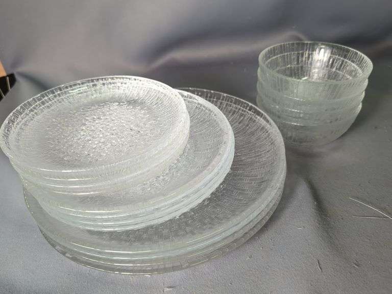Iittala Finland "Ultima Thule" Textured Glass Place Setting Including Dinner Plates, Salad Plates, Dessert Plates And Bowls, Total Qty 16
