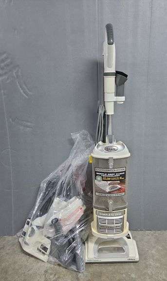 Shark Navigator Lift-Away Vacuum Cleaner