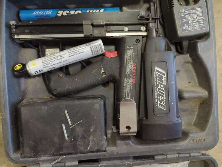 Paslode Impulse Cordless Power Fastening System IM-250-F Nailer with Case