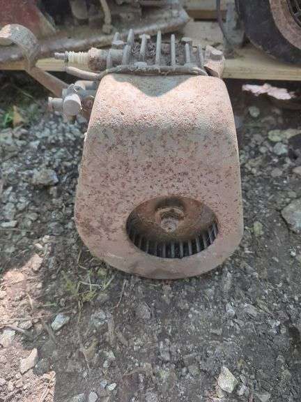 Vintage Briggs & Stratton Engine