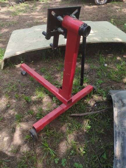 Pittsburgh Heavy Duty Engine Stand, 750 Lb Capacity