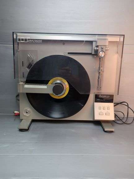 Mitsubishi LT-5V Linear Tracking Turntable