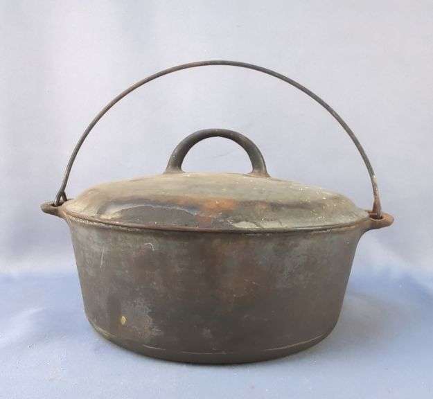 Griswold Erie Cast Iron Dutch Oven Pot with Lid