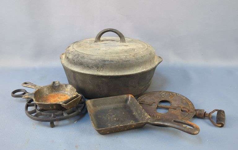 Griswold Cast Iron Cooking Assortment