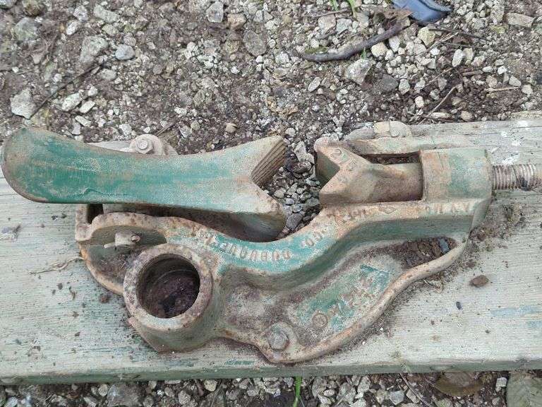 Dubuque IA Co. Pipe Crimper