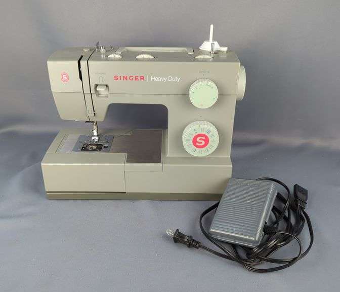 Singer Heavy Duty Sewing Machine